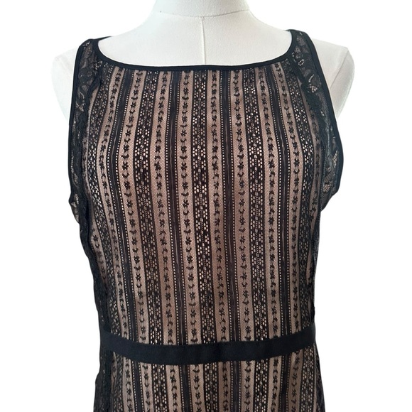 Women's 6 Black Lace Whimsical Goth Flare Sleeveless Party Cocktail Career Top - Picture 3 of 6